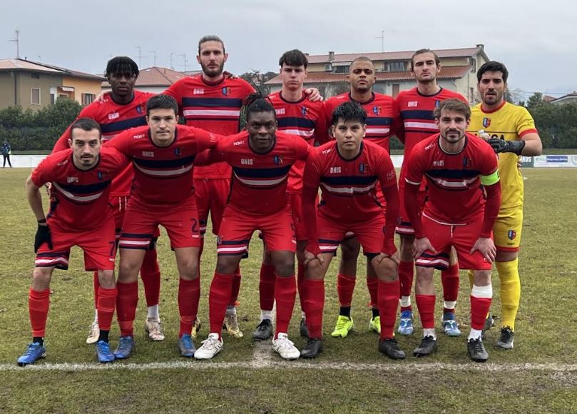 Prima D. Pari divertente, ma senza reti tra Zanica e Pumenengo