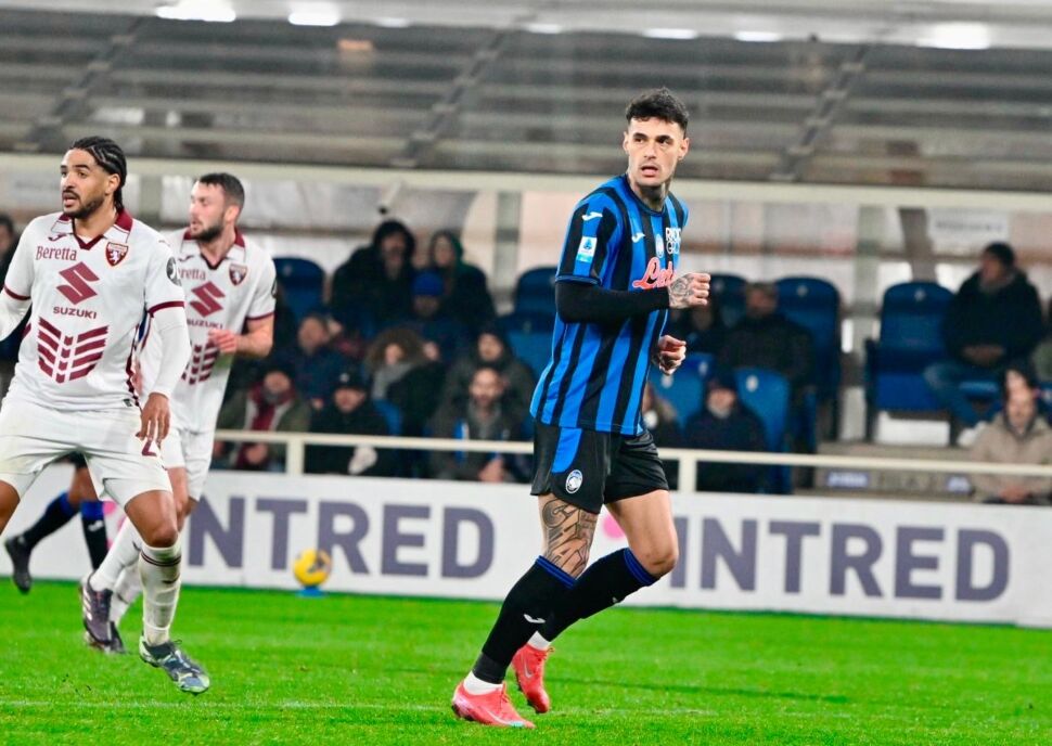 Scamacca per ora non si opera, in due tornano in Champions. L’arbitro e il precedente