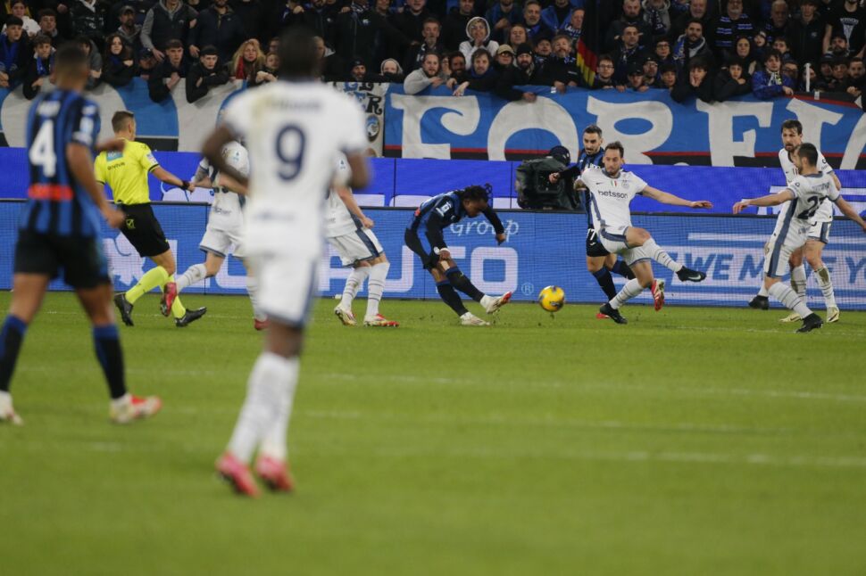 Augusto dopo il malore del suo tifoso, Lautaro dopo il rosso a Ederson: sipario dell’Inter sui sogni scudetto atalantini