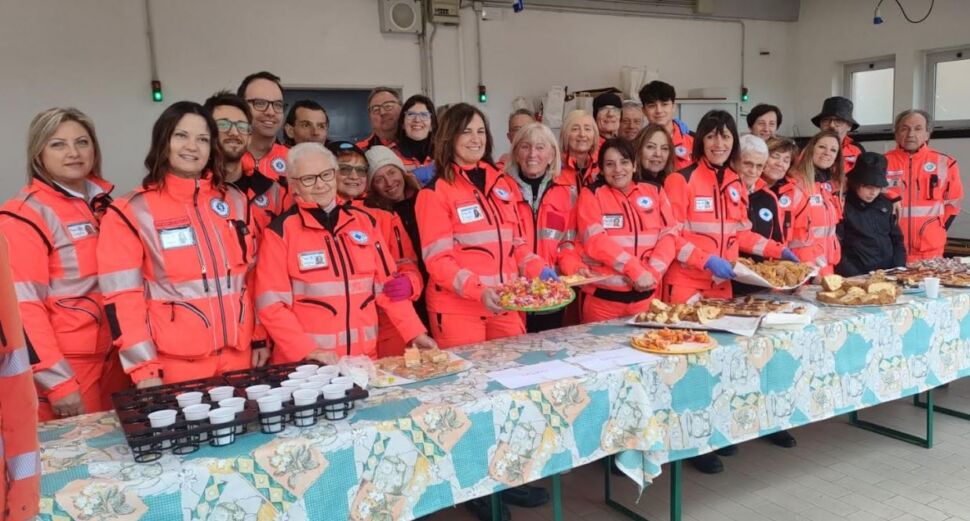L’incessante pioggia non ferma gli eventi targati Croce Azzurra e Croce Bianca ad Almenno San Salvatore e a Boltiere