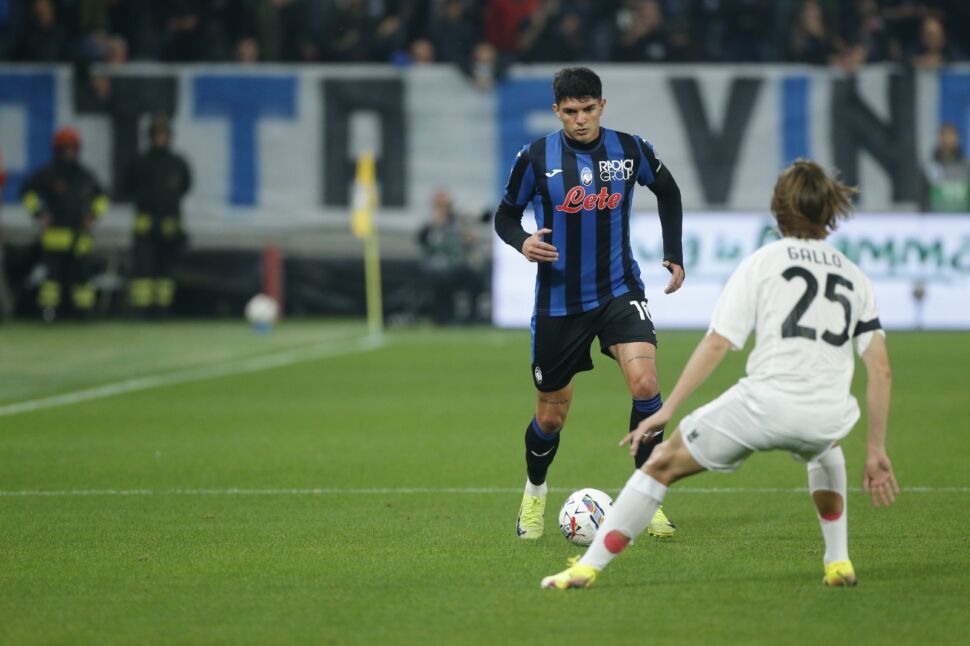 Vista da Mayer – Un passo indietro in un clima surreale e straziante