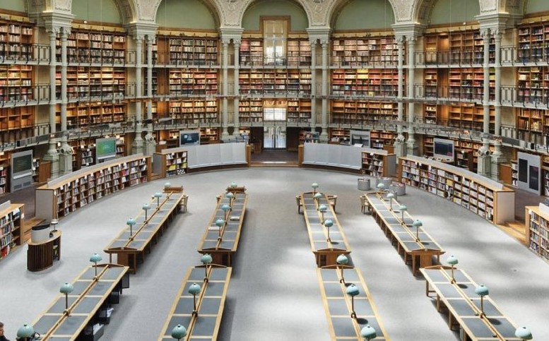 Tracce di civiltà tra scaffali millenari