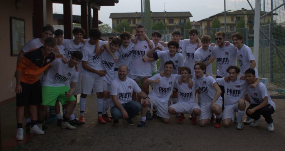 Doppia gioia Calcinatese: prima squadra salva e trionfo della Juniores