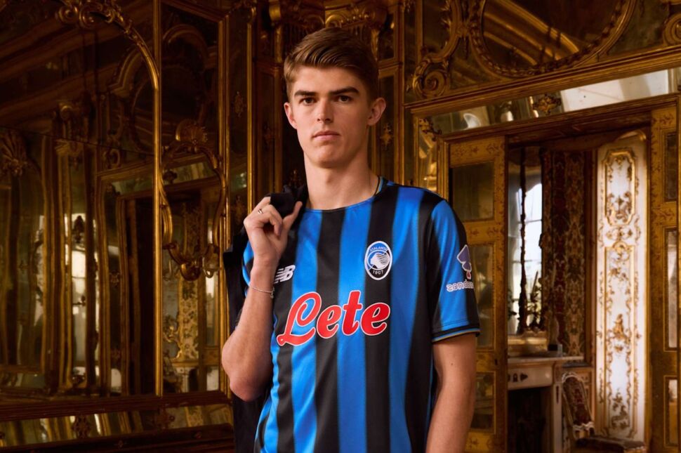 La nuova maglia di casa già in vendita (video)