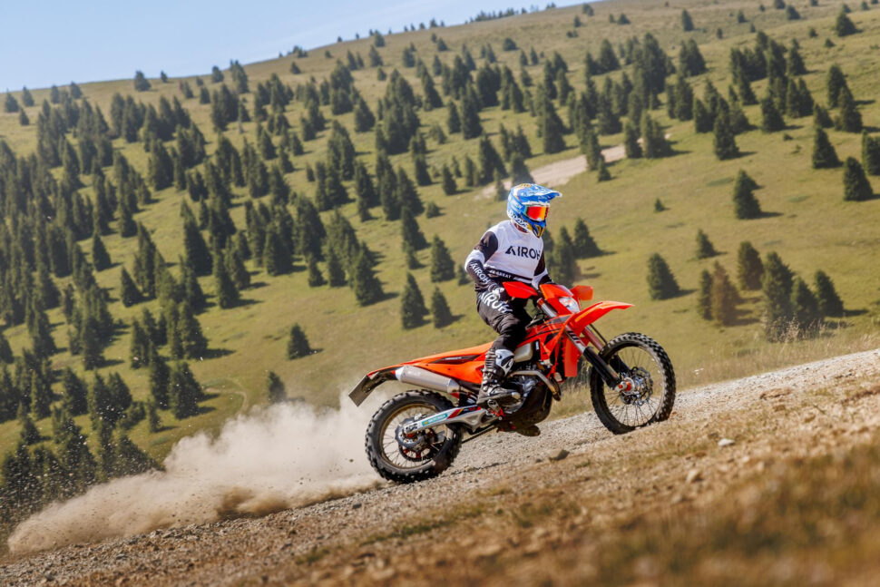 La Sei Giorni bergamasca di enduro col casco del decennale AIROH: dal 24 al 29 agosto