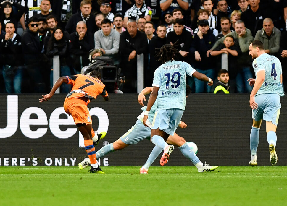 Kamaldeen crea, Kossounou regala il pari alla Juve: buonissima Atalanta all’Allianz Stadium