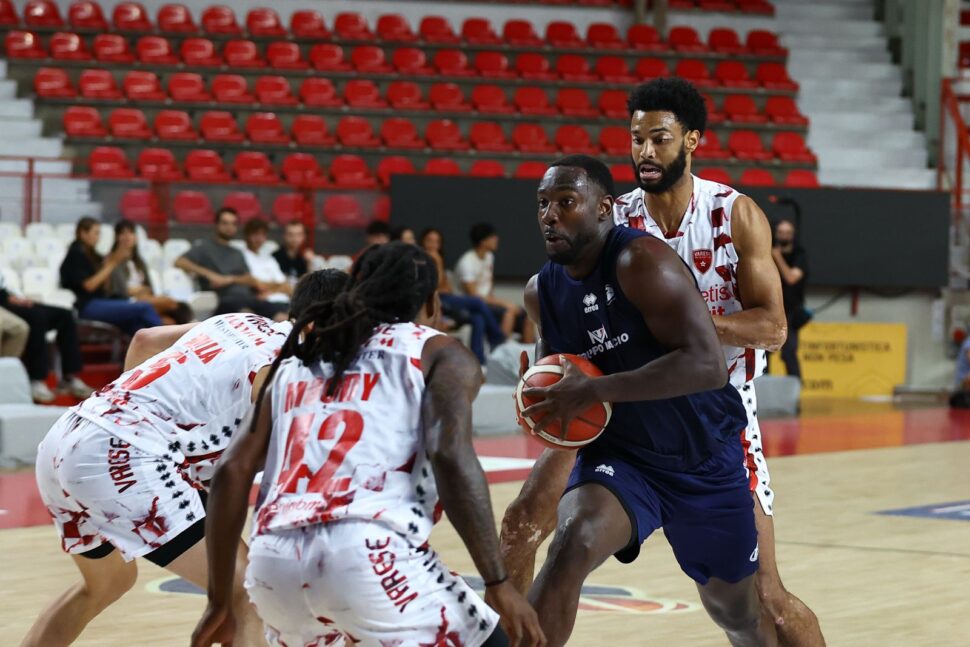 Tegola per la Gruppo Mascio Bergamo: contro Pesaro senza lo squalificato Hogue