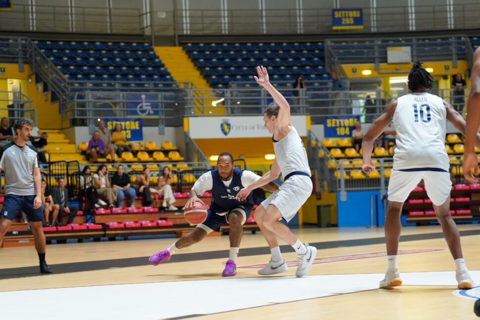 Blu Basket Bergamo, l’assistant coach Bonacina: “Due settimane per migliorare in difesa”