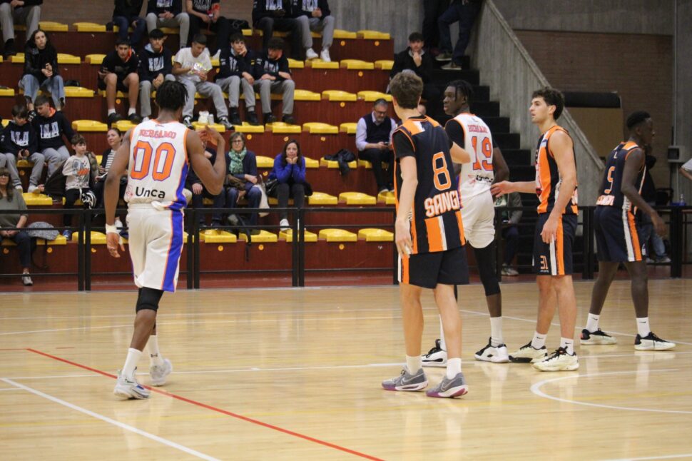 Bluorobica messa ko dall’ex Zambelli, acclamatissimo e premiato