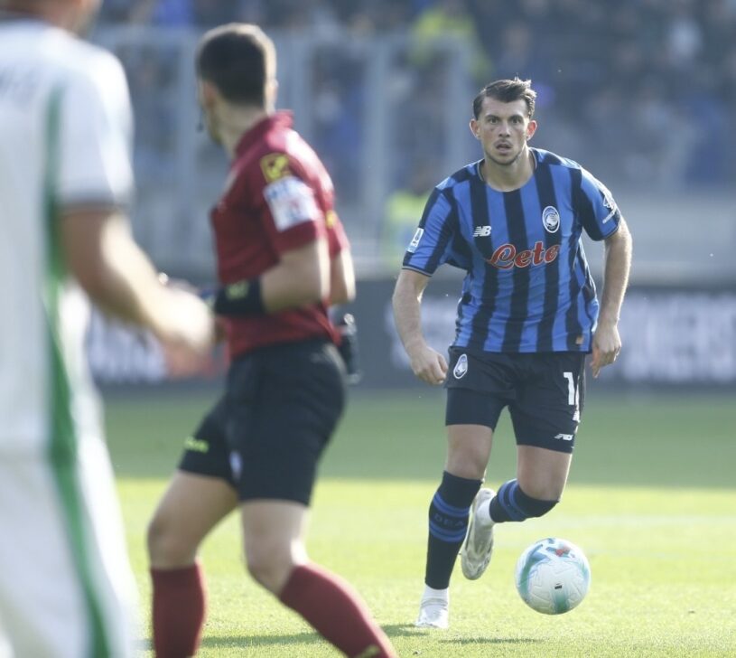 De Ketelaere fiacco e a rischio squalifica: da preservare per il Milan, sabato gioca Samardzic?