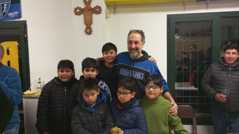 Il saluto del Bar San Paolo al barista Marco: un affetto da eroe della Curva Nord