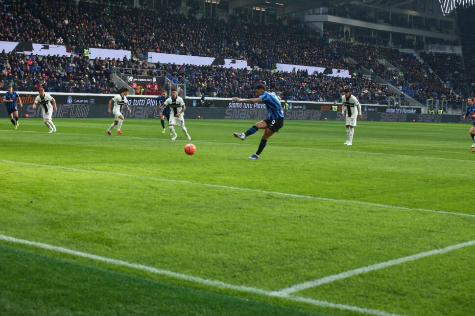 Verso la Lazio: c’è un big in forse (e l’altro in attesa). L’arbitro e i precedenti