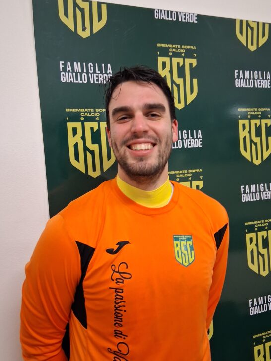 Prima pareggia nel recupero, poi para i rigori: un magico Esposito lancia il Brembate Sopra in Coppa