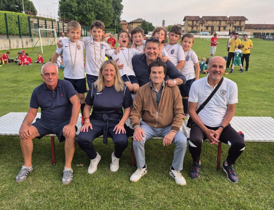 Tre giorni passati a Paladina, tra i tornei dei 2017, 2018 e 2019. Ci stiamo prendendo meravigliosamente cura dei nostri bambini. Applausi ai granata, ai mister e ai genitori. Il calcio è felicità e la strada è quella giusta
