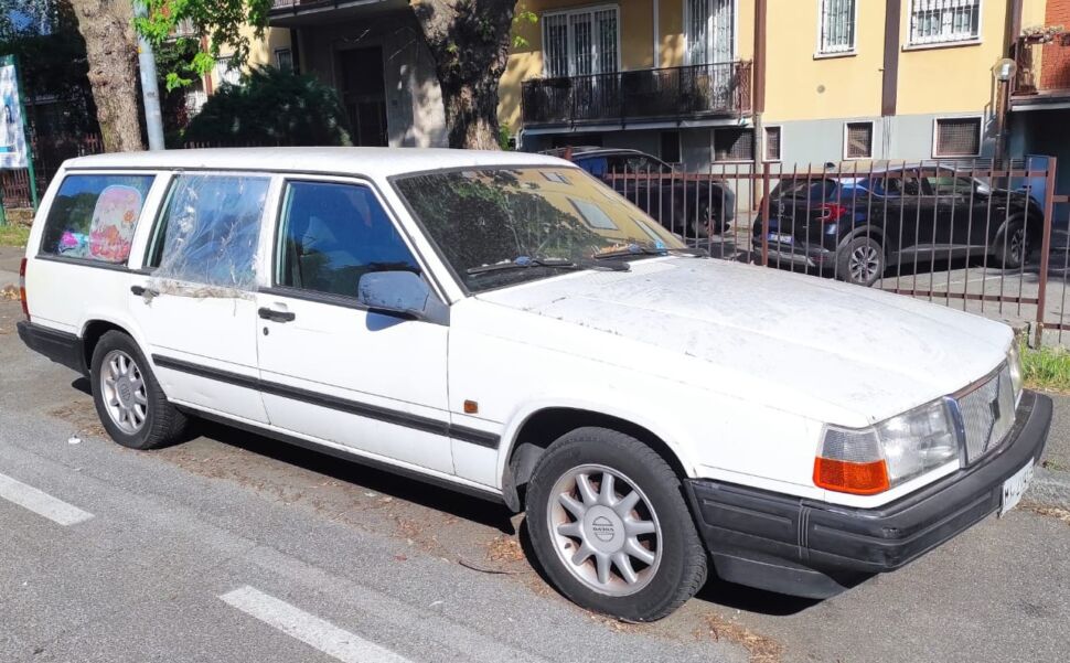 Il mistero delle Volvo Polar sparse nella nostra città (al quartiere San Paolo come in Borgo Palazzo)