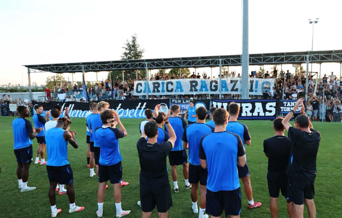 Iniziata la sfida di coppa con mille tifosi a incitare