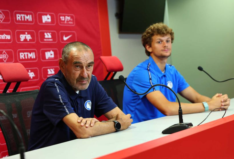 Sarri indica la via della Conference: “Nessun alibi, oggi è impossibile dire se sia il primo obiettivo”