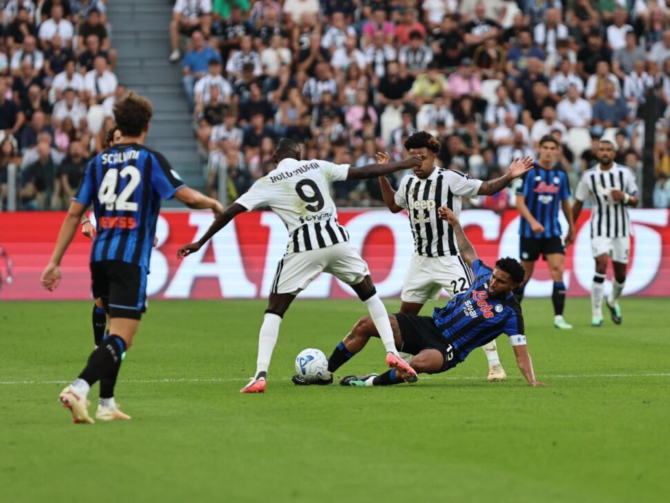Un gol per tempo e l’Atalanta perde anche la Juventus: terzo stop filato