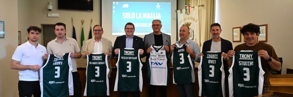 TAV Treviglio, maglie presentate in Municipio: “Canotta bellissima, la città vi s’identifica”