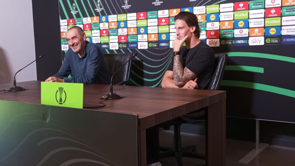 Sarri alla vigilia di Conference: “Sul calcio moderno sto con le curve. A Carnesecchi non perdonerò mai nulla”